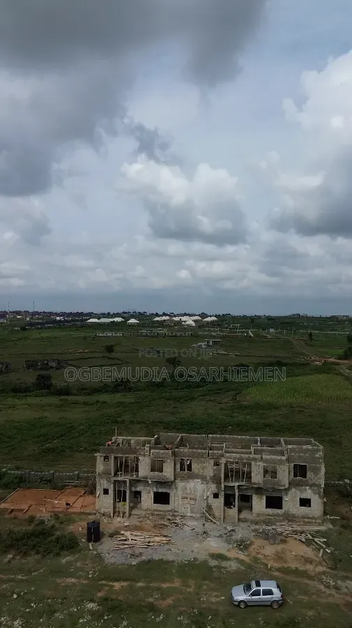 350sqm Estate Land for 3 Bedroom Semi Detached Duplex With BQ, RofO in Idu
