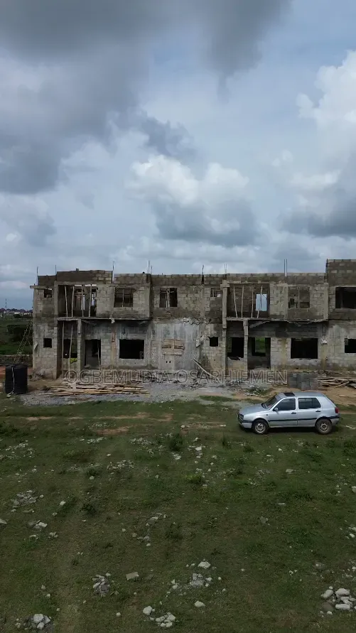 500sqm Estate Land for 5 Bedroom Detached Duplex With BQ With RofO in Idu