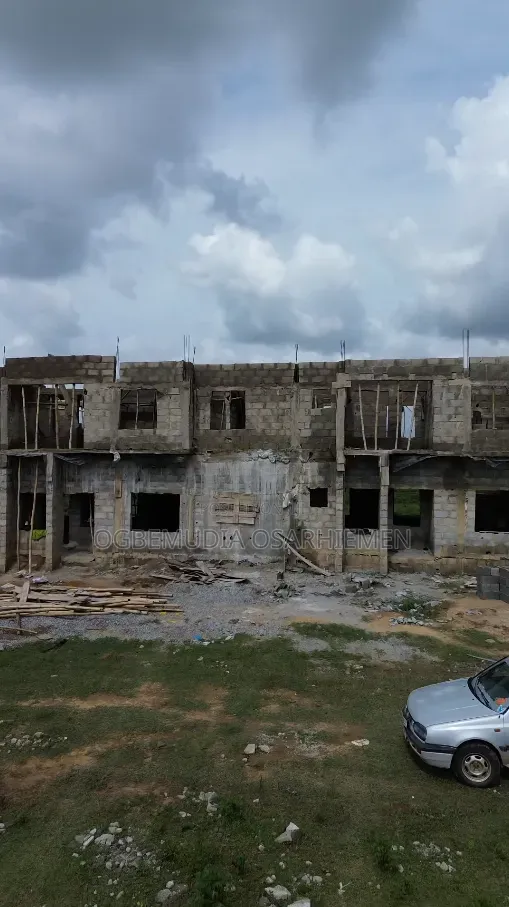 500sqm Estate Land for 5 Bedroom Detached Duplex With BQ With RofO in Idu