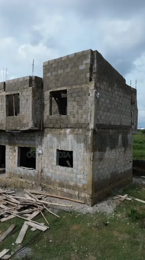 500sqm Estate Land for 5 Bedroom Detached Duplex With BQ With RofO in Idu