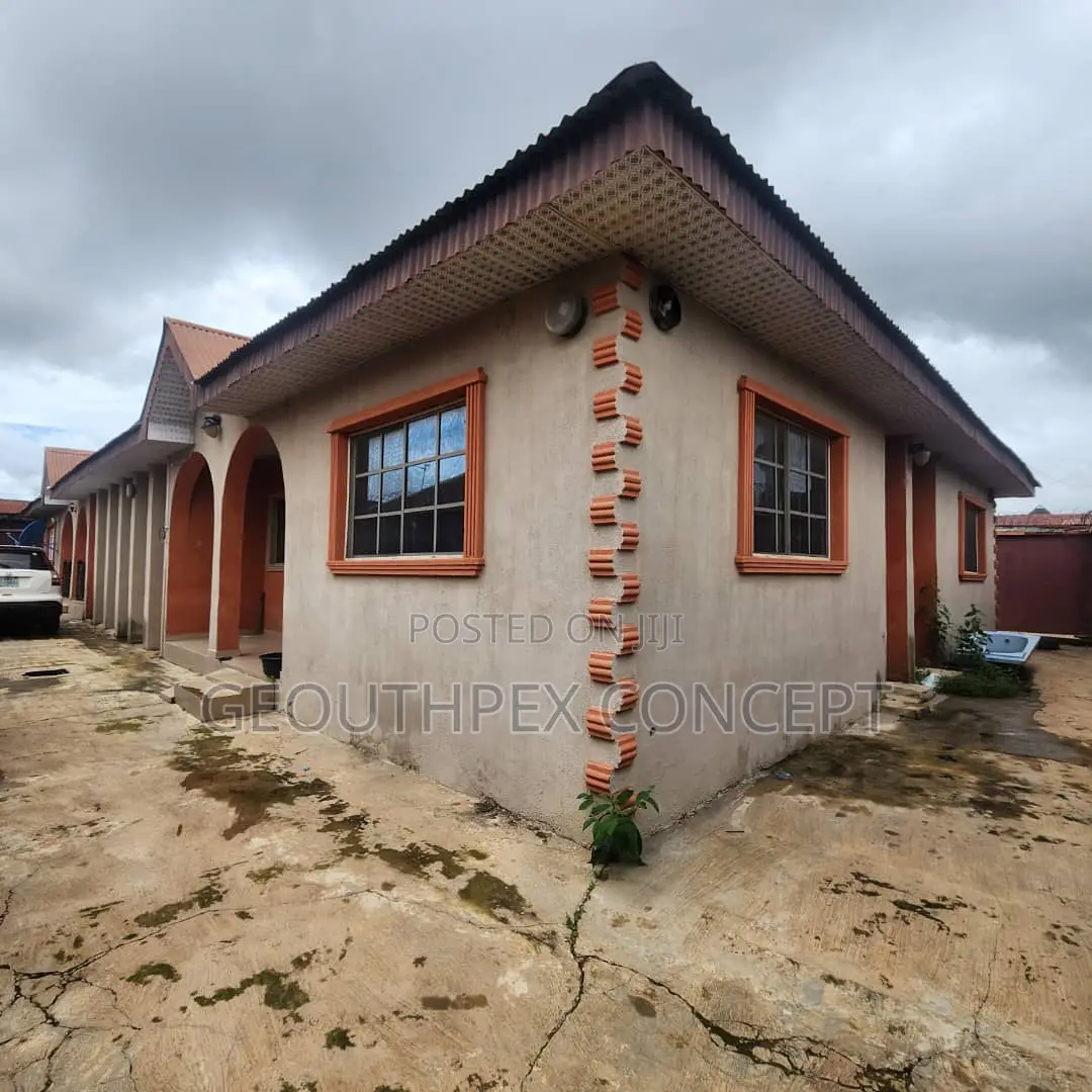 3bdrm Bungalow in Oluyole Estate for sale in Oluyole Estate