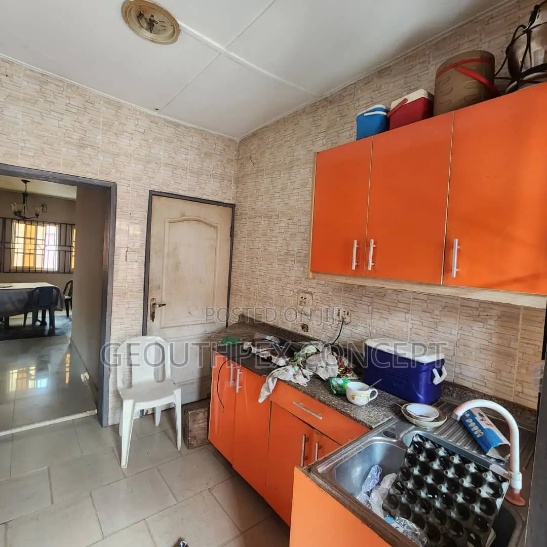 3bdrm Bungalow in Oluyole Estate for sale in Oluyole Estate