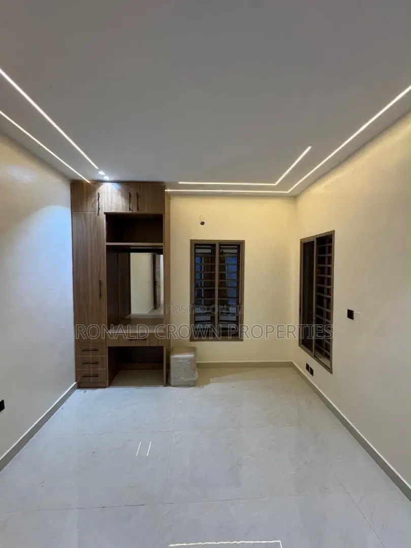 4bdrm Duplex in Mangoro for sale in Mangoro