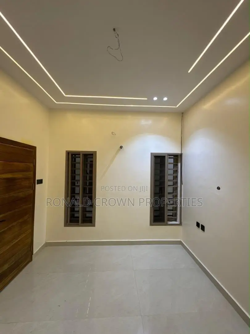 4bdrm Duplex in Mangoro for sale in Mangoro