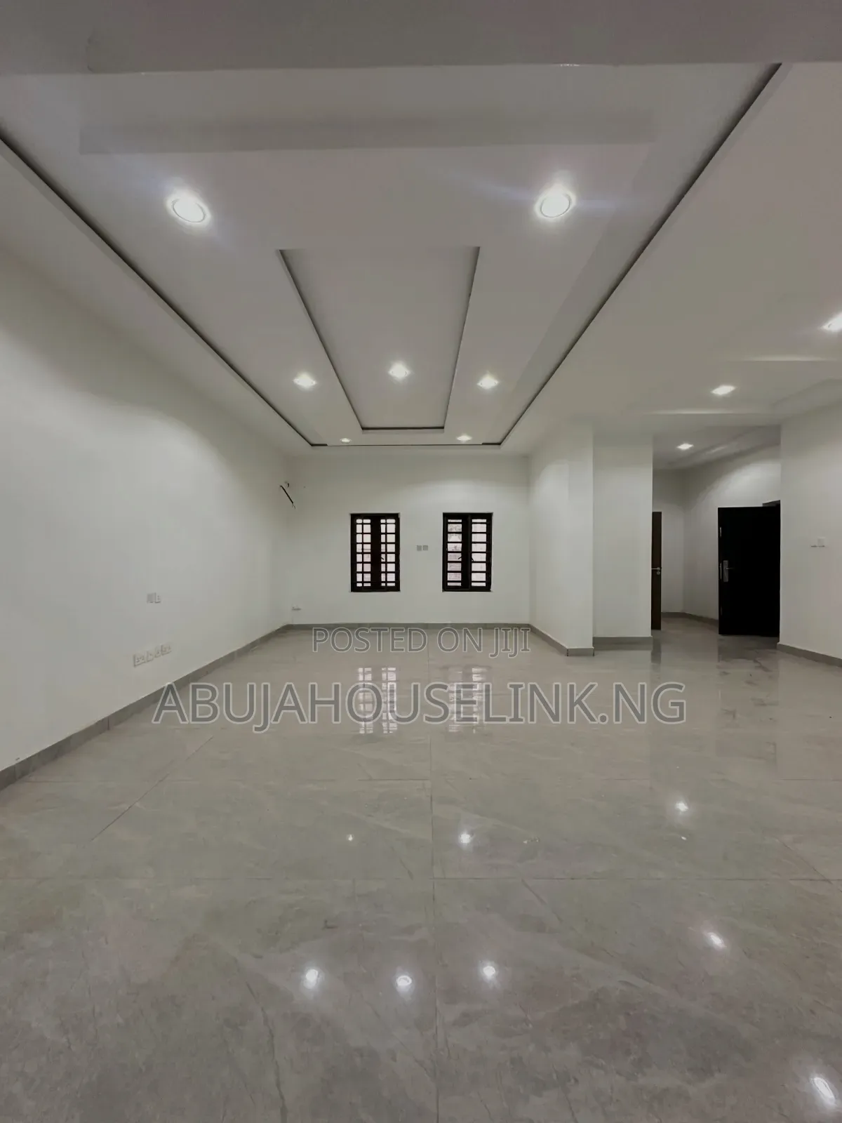 3bdrm Apartment in Main Abujaguzape for sale in Guzape District