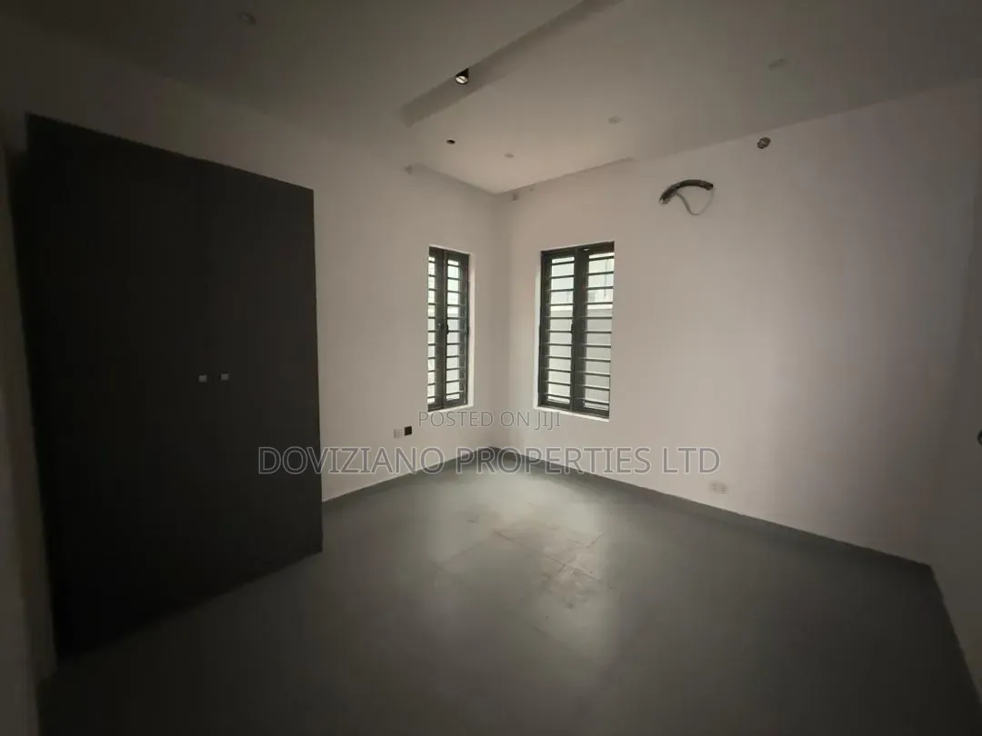 5bdrm Duplex in Lekki Phase 1 for rent in Lekki Phase 1