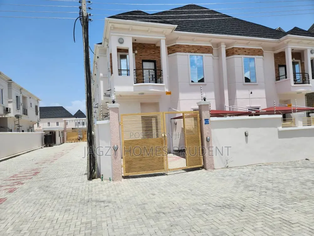 4bdrm Duplex in Ikota G.R.A, Lekki Expressway for sale in Lekki Expressway