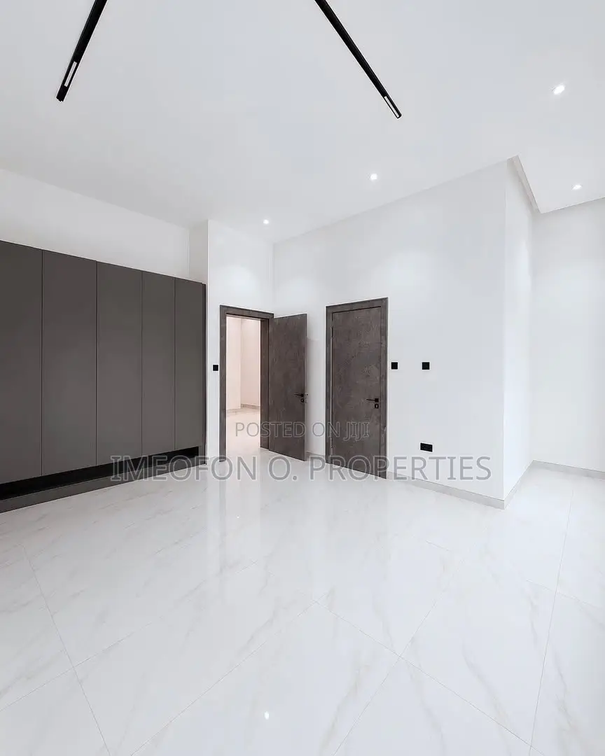 Furnished 4bdrm Townhouse/Terrace in Guzape District for sale in Guzape District