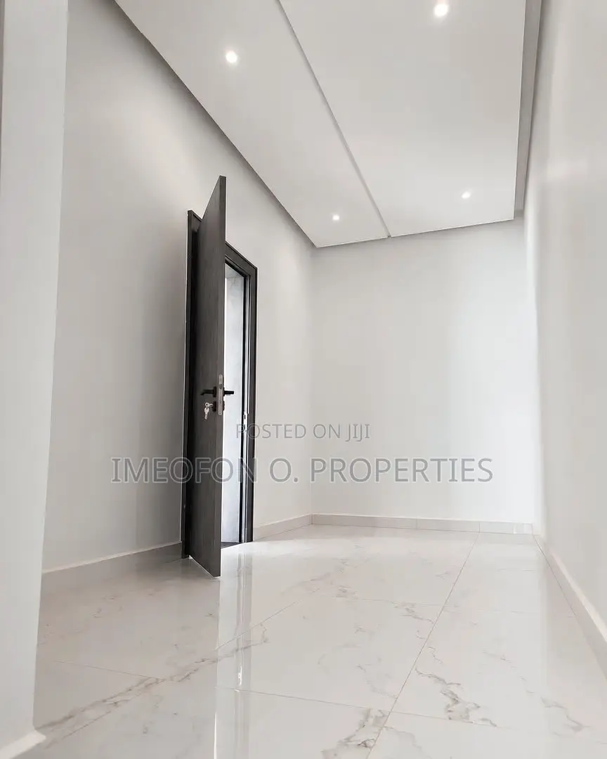 Furnished 4bdrm Townhouse/Terrace in Guzape District for sale in Guzape District