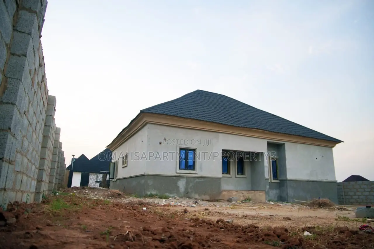 3bdrm Bungalow in Verizon Estate, Dawaki for sale in Dawaki