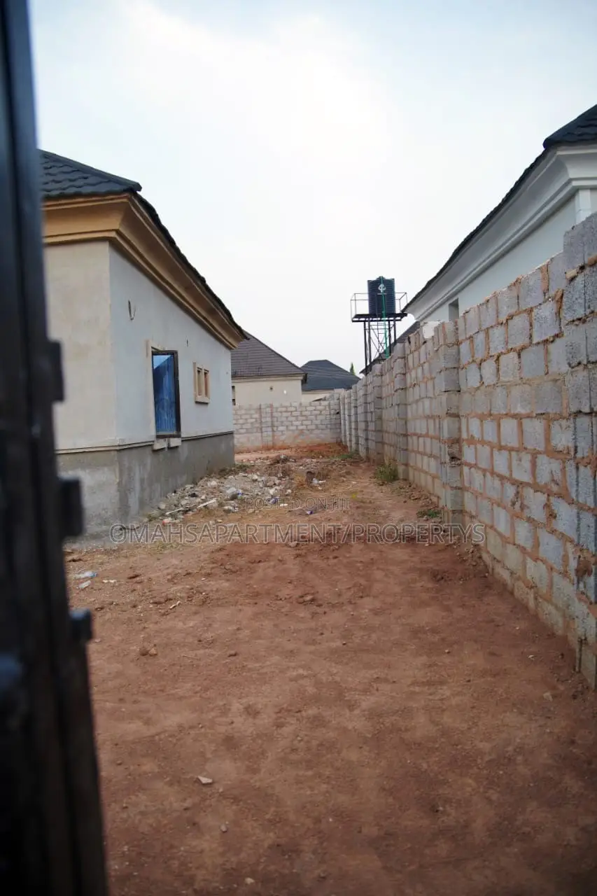 3bdrm Bungalow in Verizon Estate, Dawaki for sale in Dawaki