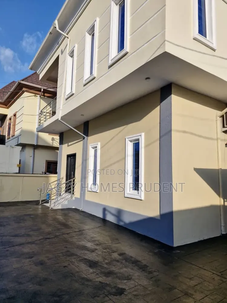 4bdrm Duplex in Ikota G.R.A, Lekki Expressway for sale in Lekki Expressway
