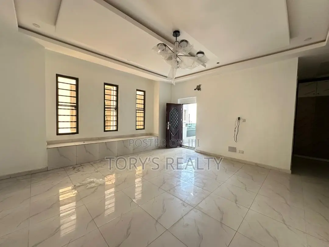 4bdrm Duplex in Lekki Phase 2 for rent in Lekki Phase 2