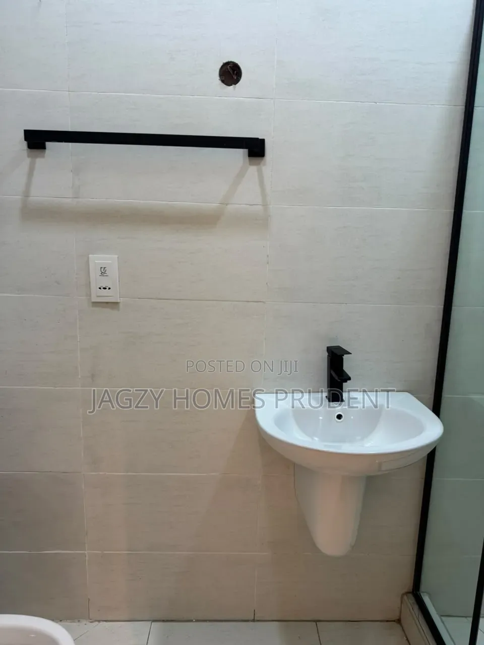 2bdrm Apartment in Imax Cinema, Lekki Phase 1 for sale in Lekki Phase 1