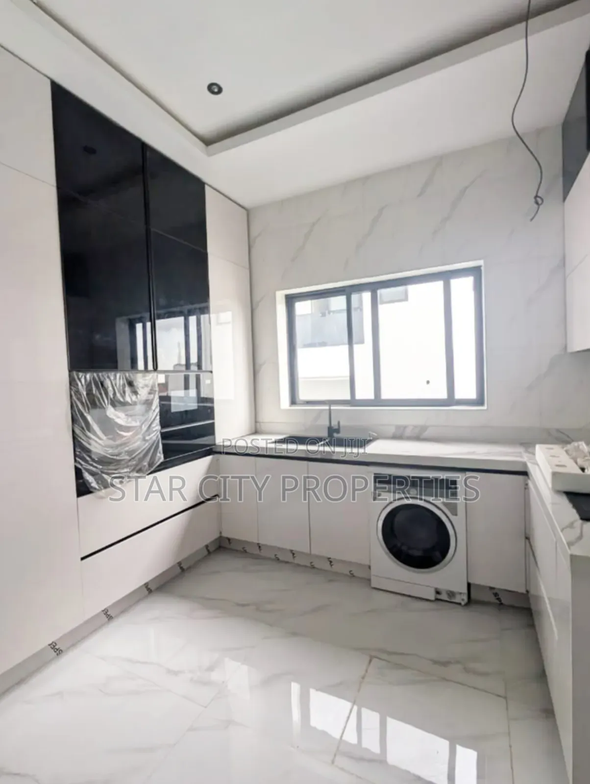 5bdrm Duplex in Ikeja Gra for sale in Ikeja GRA