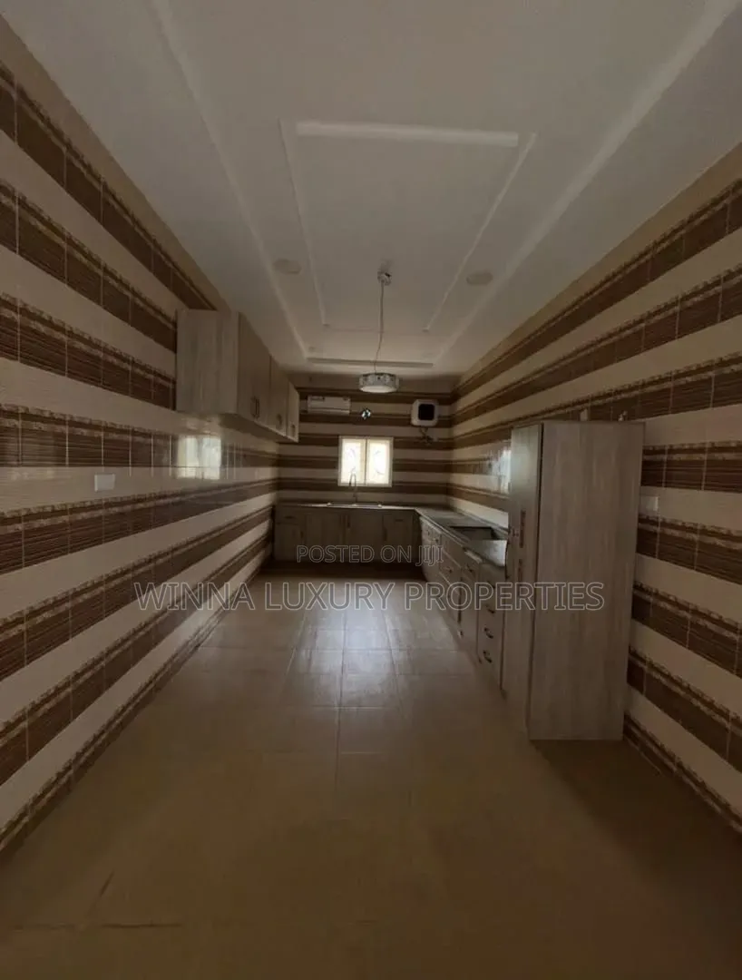 8bdrm Duplex in Guzape for rent in Guzape District