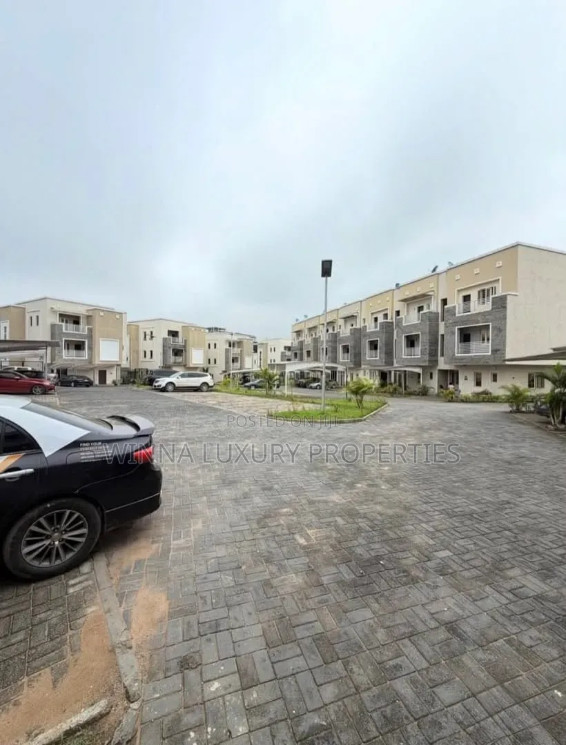 5bdrm Townhouse / Terrace in Guzape for rent in Guzape District