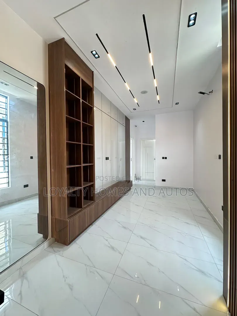 6bdrm Duplex in Old Ikoyi for sale in Old Ikoyi