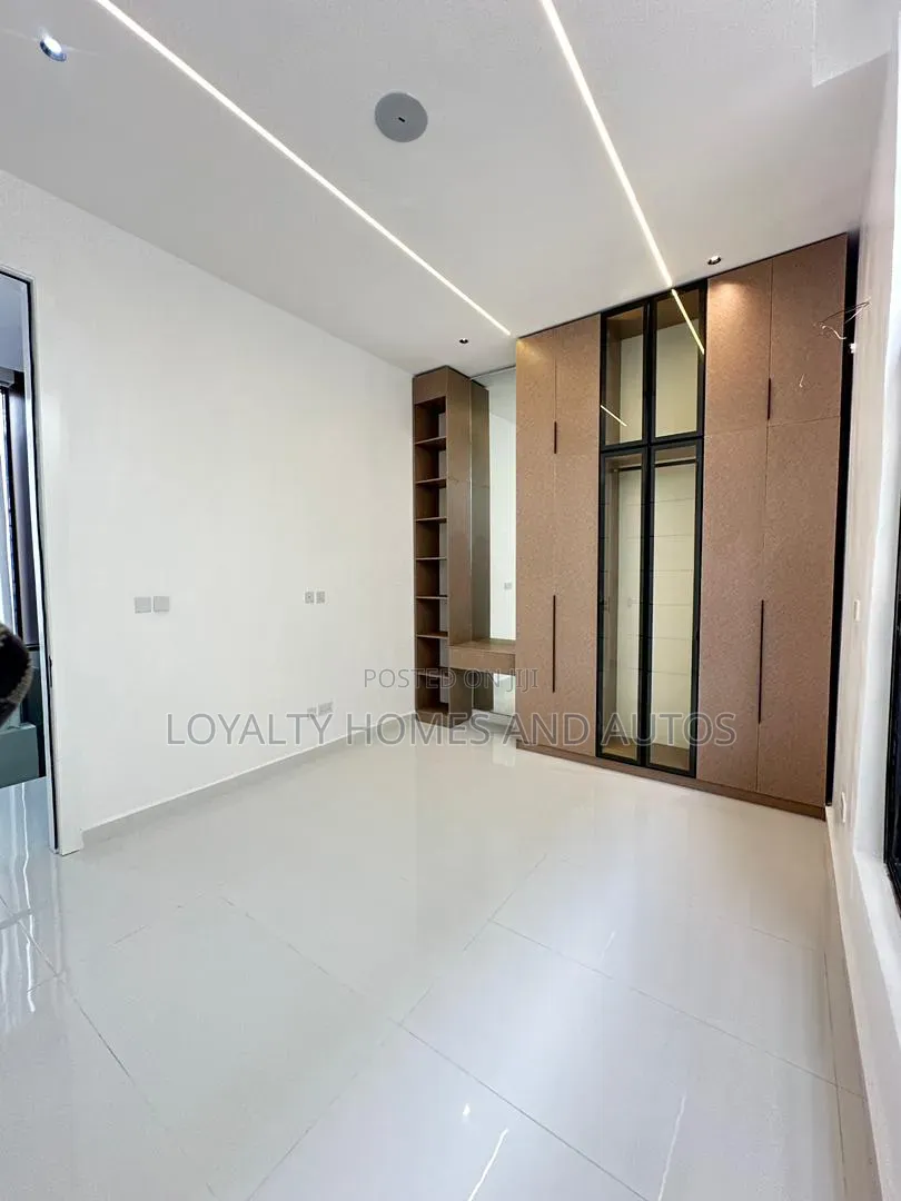 6bdrm Duplex in Old Ikoyi for sale in Old Ikoyi