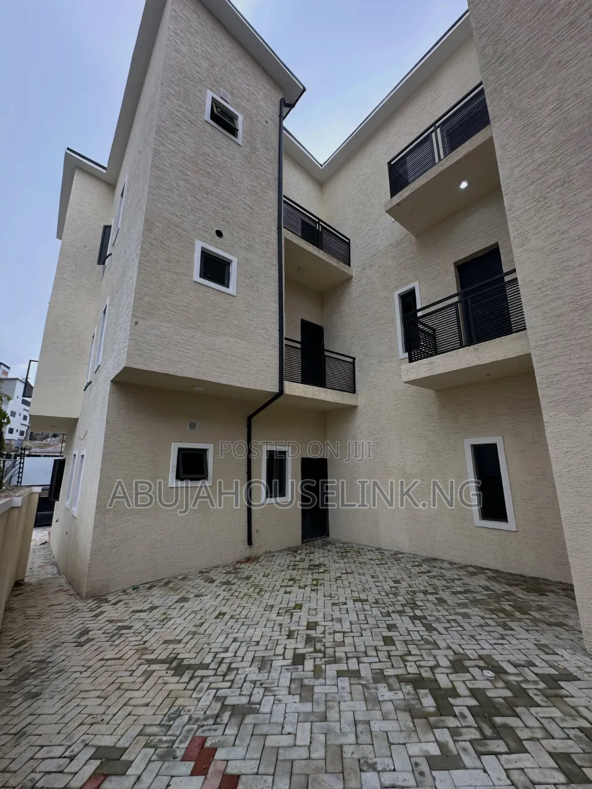2bdrm Apartment in Guzape Main Abuja for sale in Guzape District