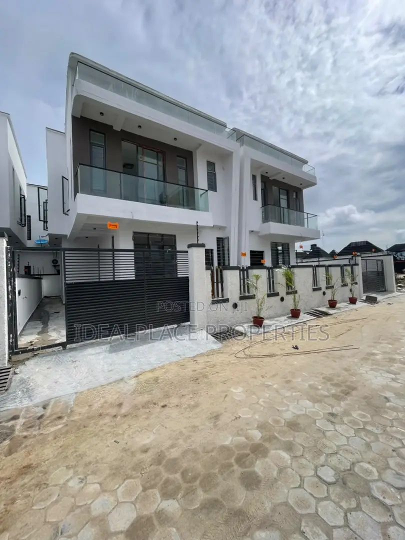 4bdrm Duplex in Ikota for sale in Ikota