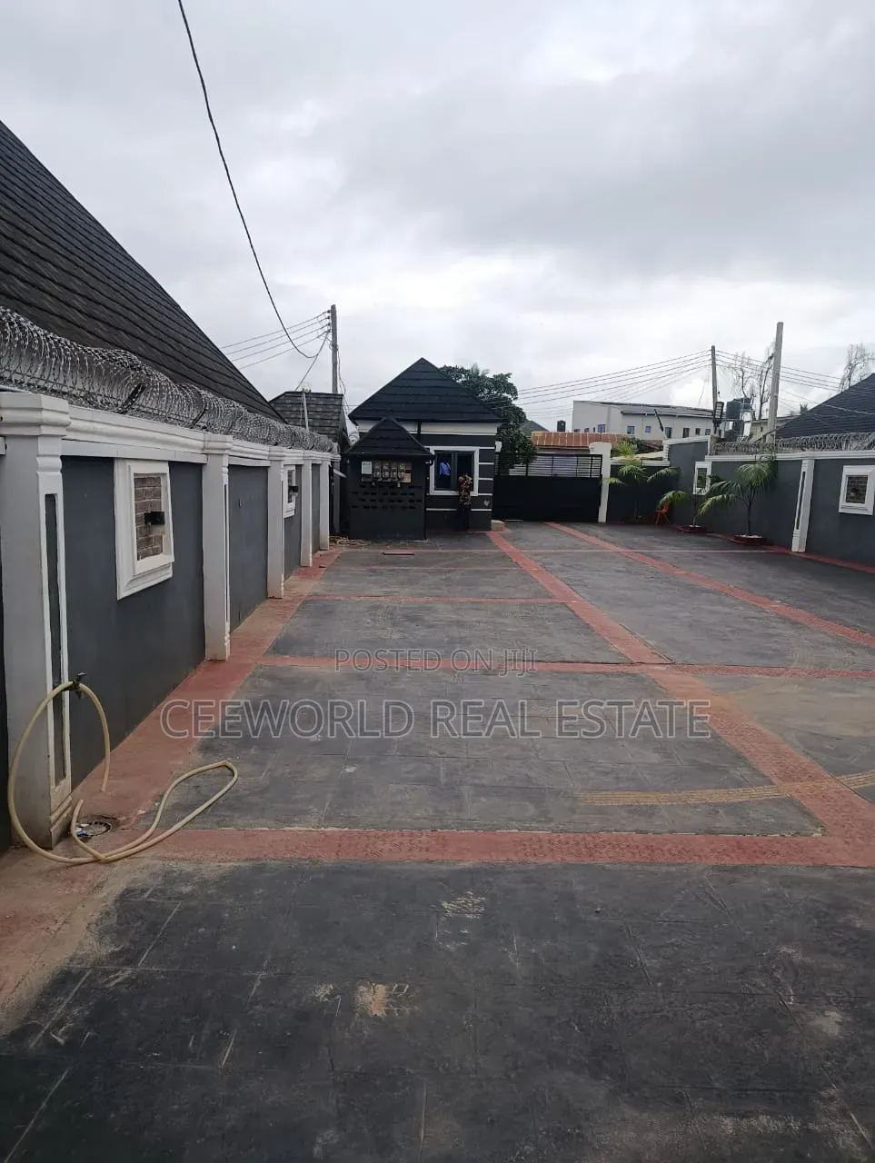 3bdrm Apartment in Alexander Johnson, Oluyole Estate for rent in Oluyole Estate
