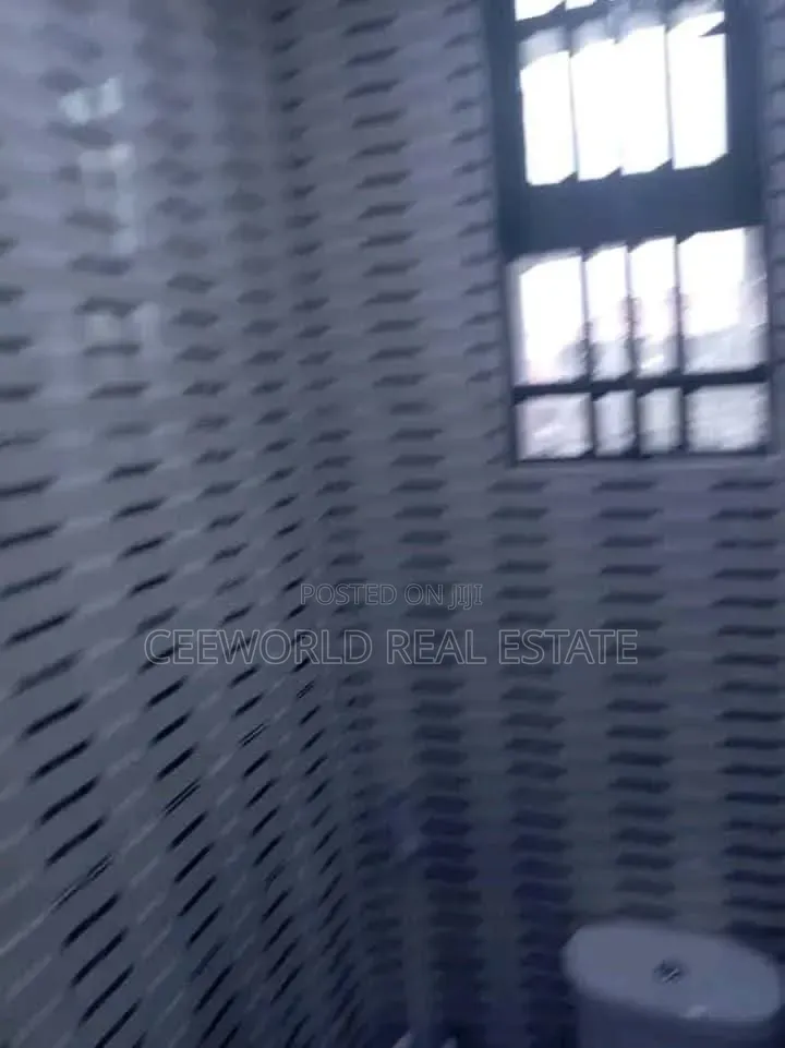 3bdrm Apartment in Alexander Johnson, Oluyole Estate for rent in Oluyole Estate