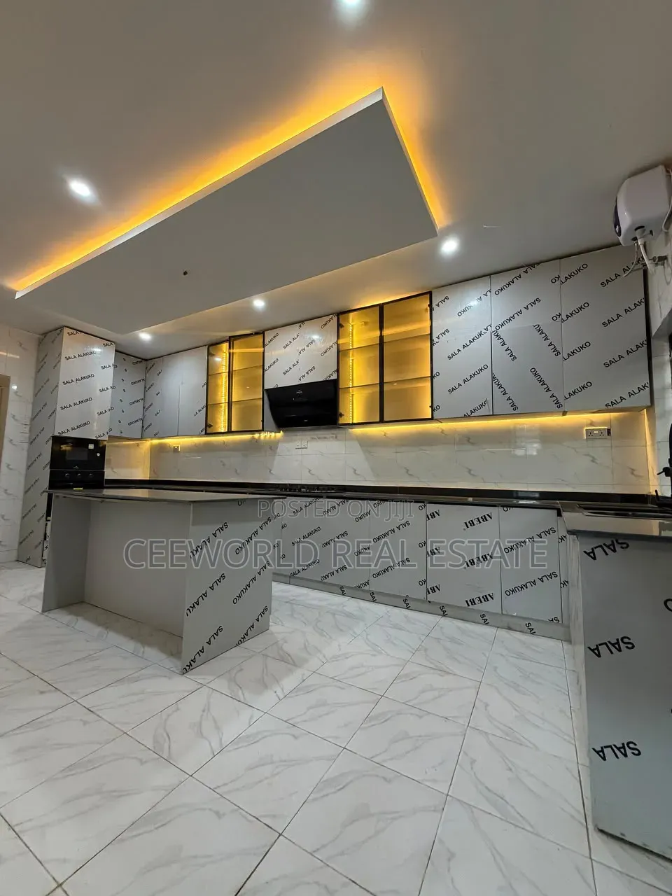 5bdrm Duplex in Oke'Badan Estate for sale in Akobo