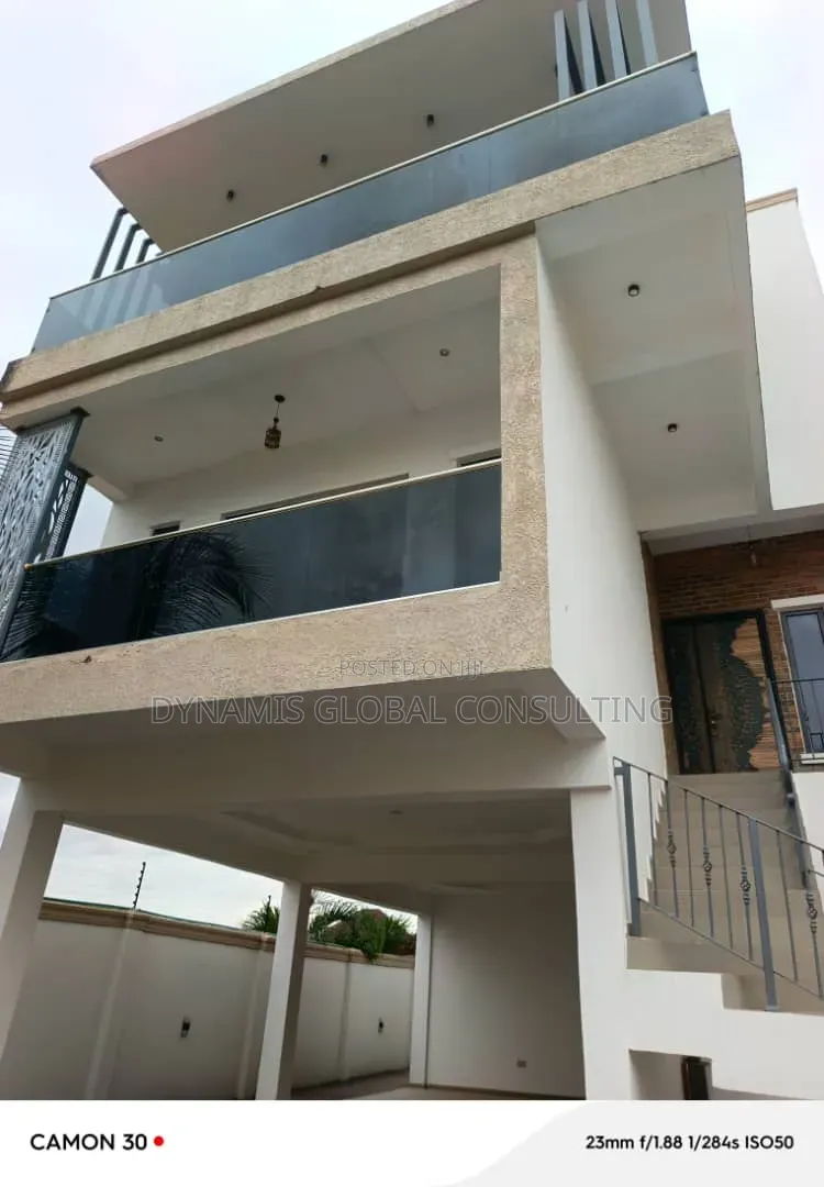 Furnished 5bdrm Duplex in Magodo Phase 2 Gra for sale in GRA Phase 2 Shangisha