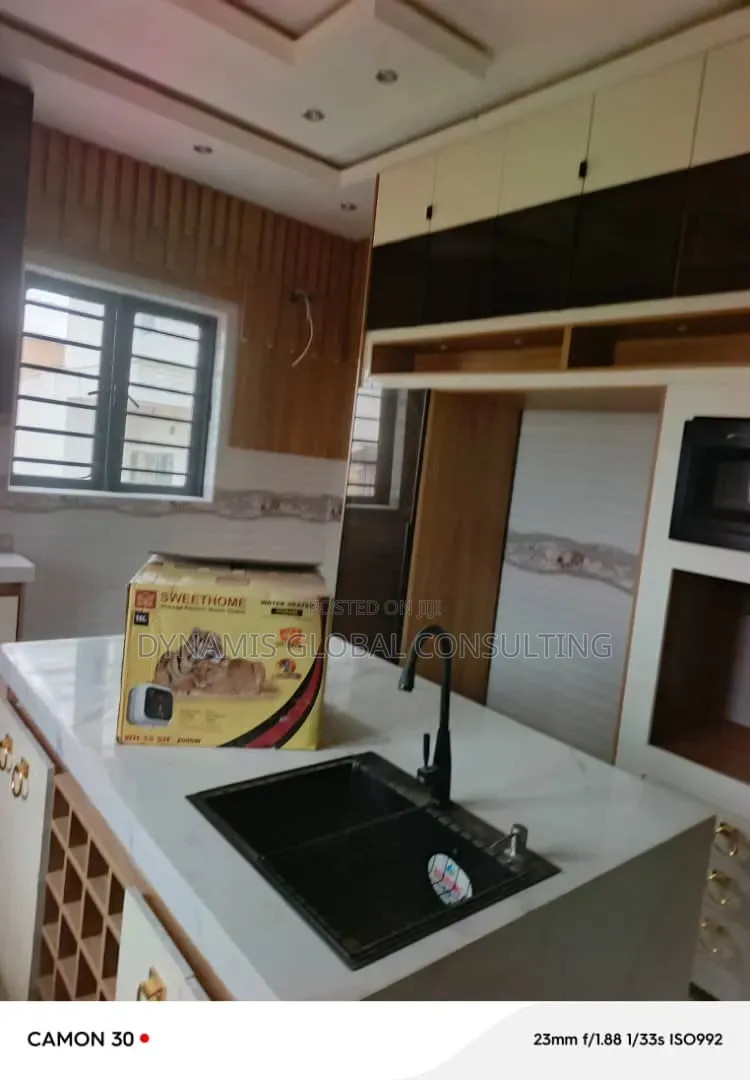Furnished 5bdrm Duplex in Magodo Phase 2 Gra for sale in GRA Phase 2 Shangisha
