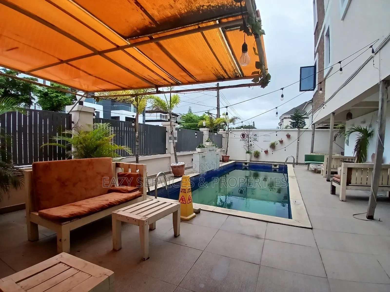 Furnished 2bdrm Block of Flats in U3 Estate, Lekki Phase 1 for rent in Lekki Phase 1