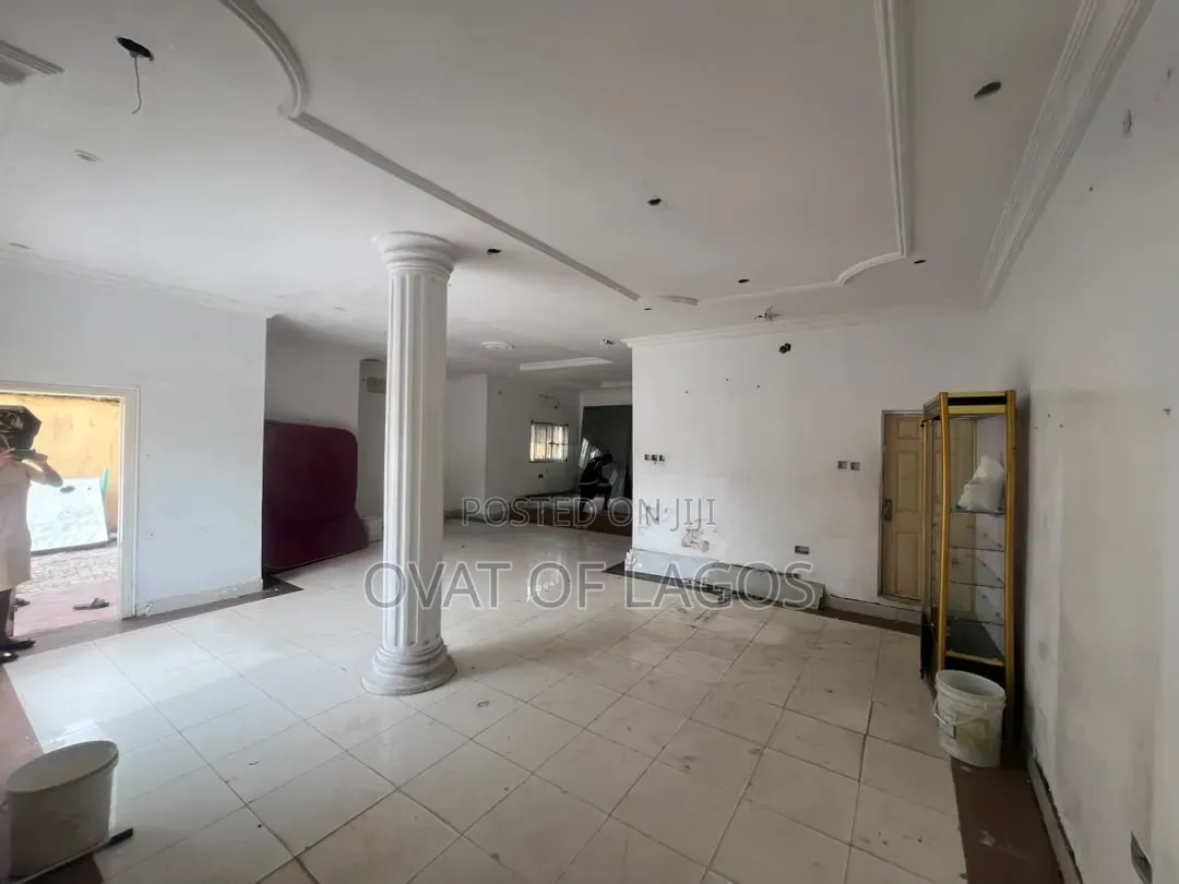 4bdrm Duplex in Lekki Phase 1 for rent in Lekki Phase 1