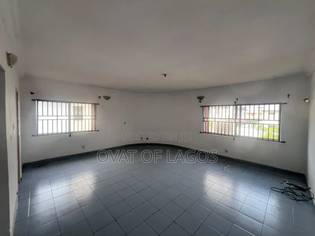 3bdrm Duplex in Lekki Phase 1 for rent in Lekki Phase 1