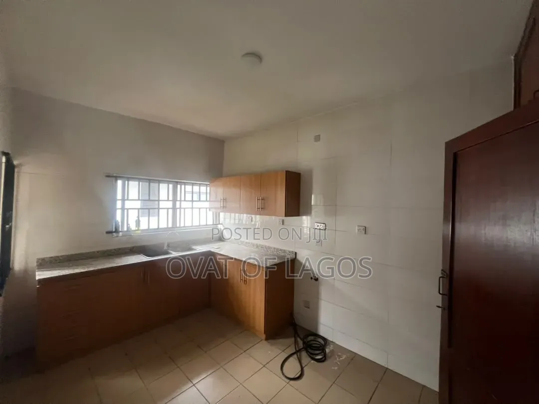 3bdrm Duplex in Lekki Phase 1 for rent in Lekki Phase 1