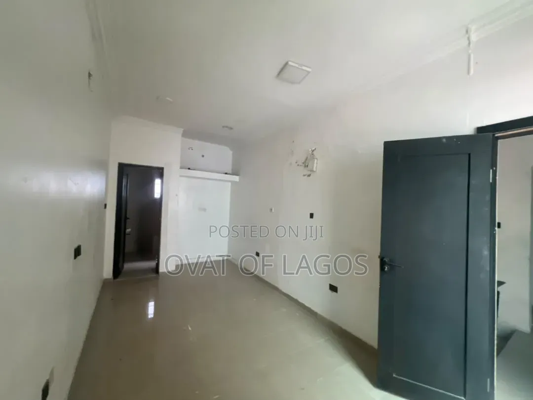 4bdrm Duplex in Lekki Phase 1 for rent in Lekki Phase 1