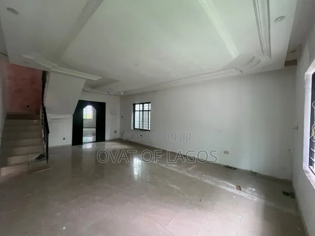 4bdrm Duplex in Lekki Phase 1 for rent in Lekki Phase 1