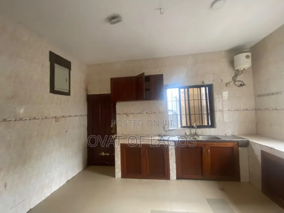 2bdrm Duplex in Ikota Villa for rent in Ikota