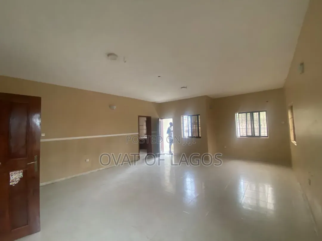 2bdrm Duplex in Ikota Villa for rent in Ikota