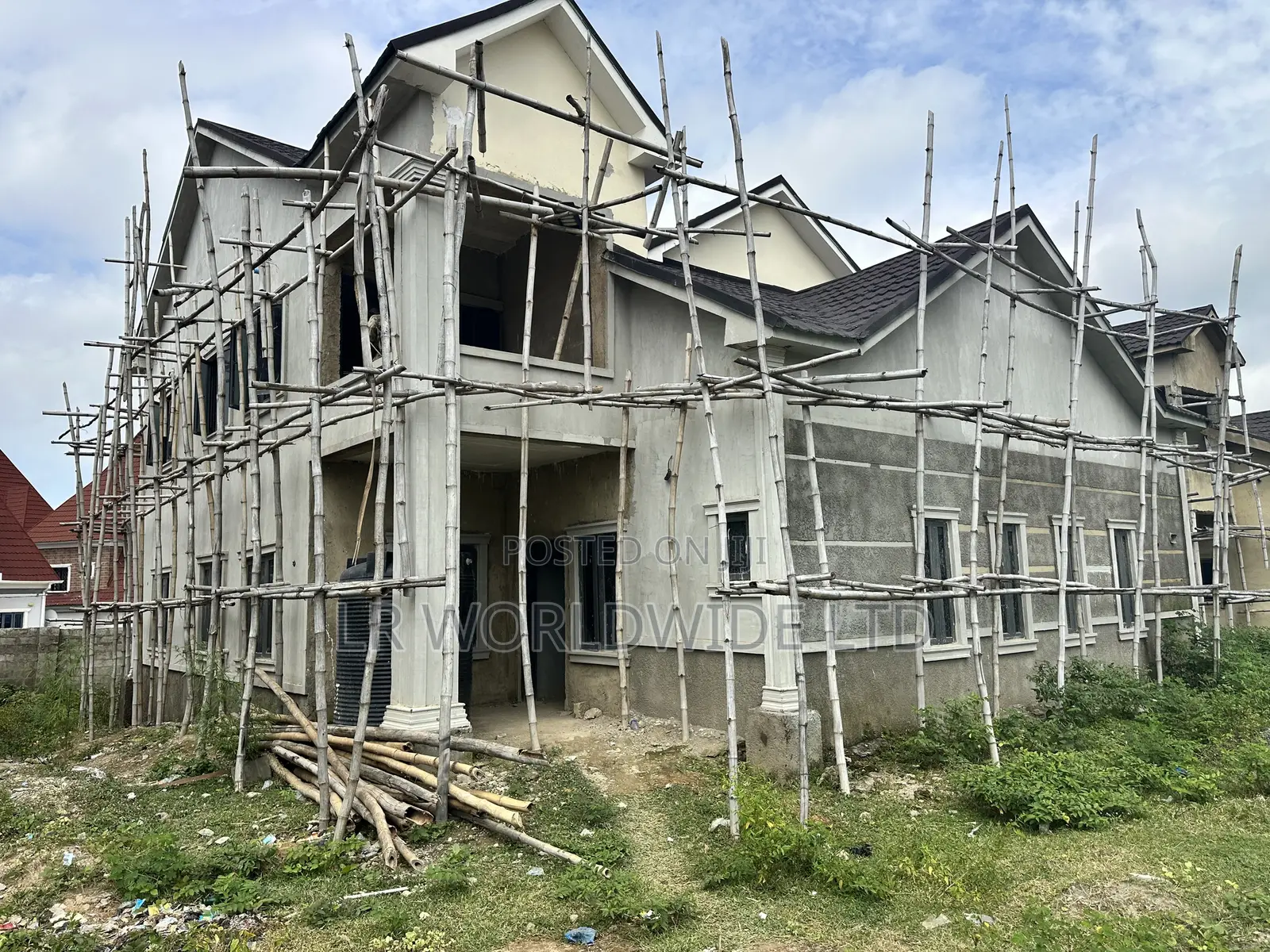 4bdrm Duplex in Lugbe District for sale in Lugbe District