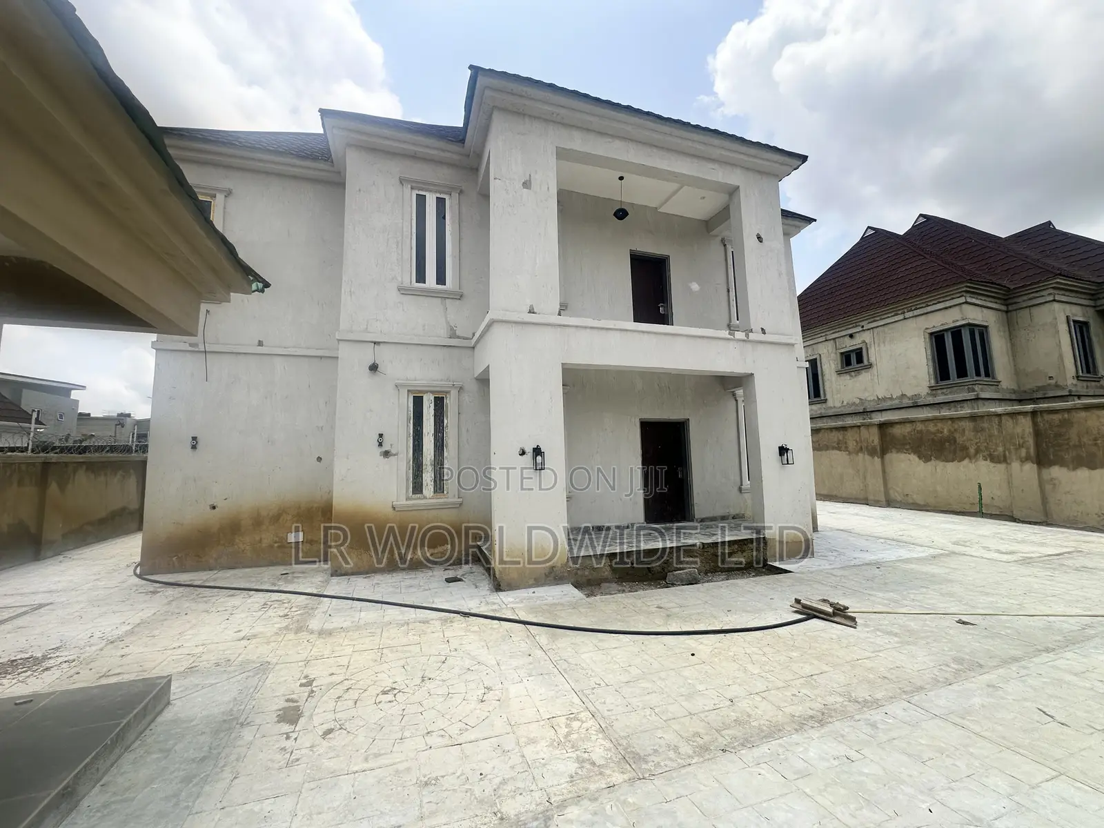 4bdrm Duplex in Lugbe District for sale in Lugbe District