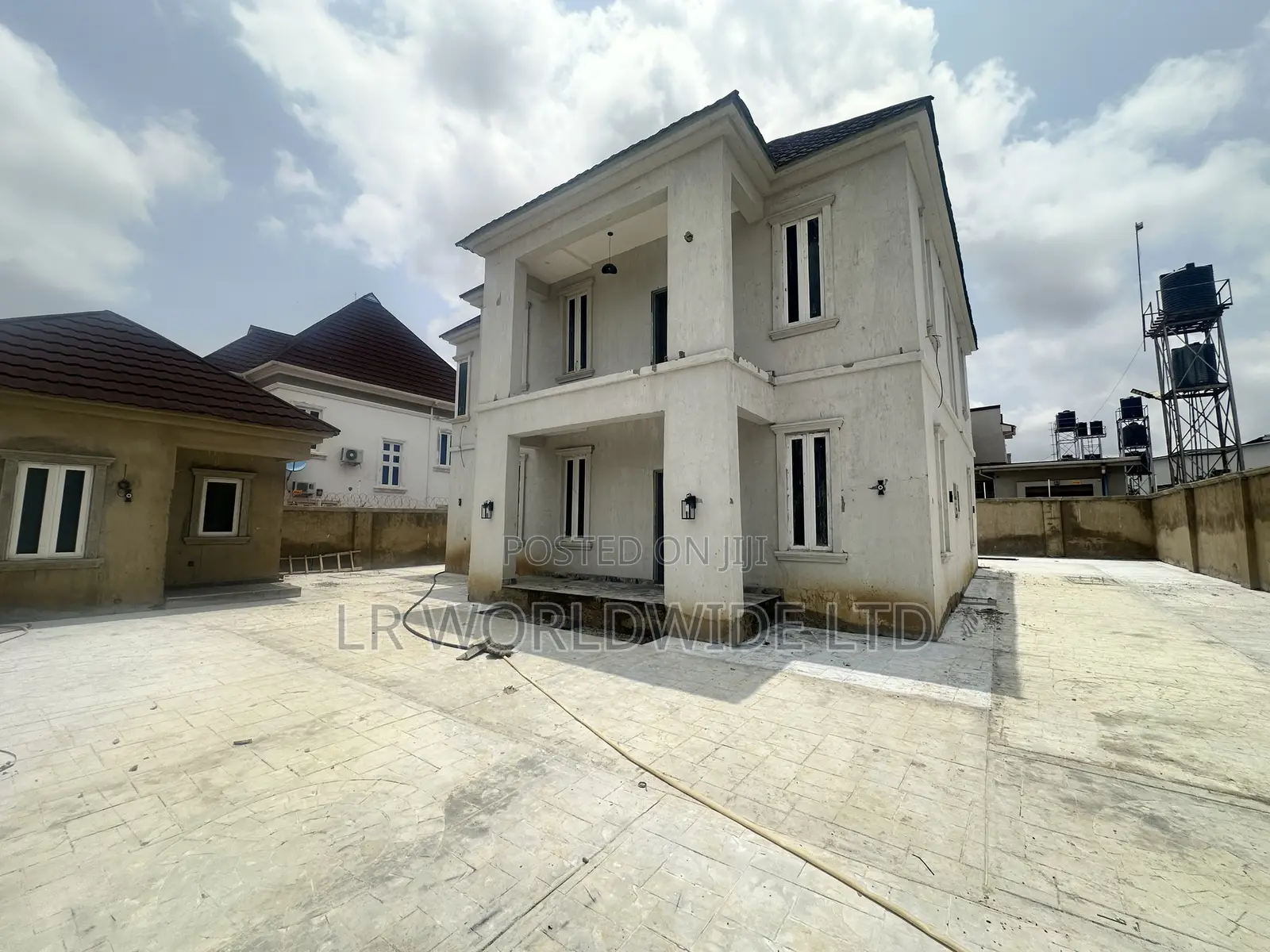 4bdrm Duplex in Lugbe District for sale in Lugbe District