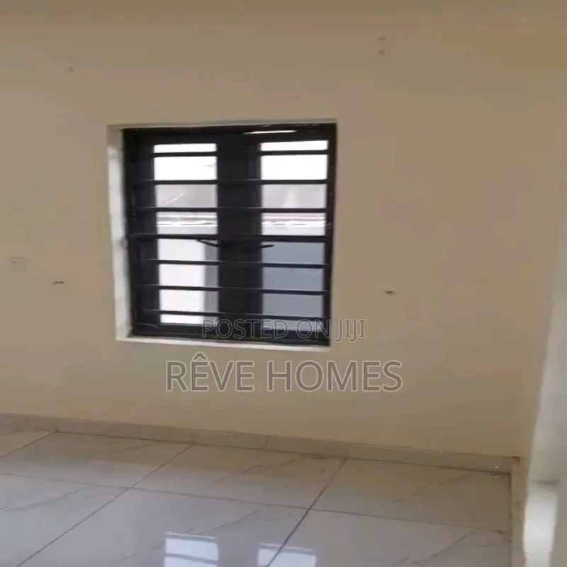 4bdrm Duplex in Medina for rent in Medina