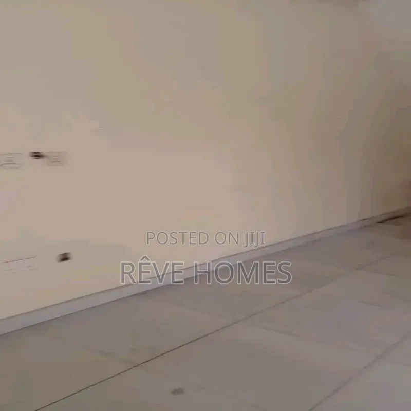 4bdrm Duplex in Medina for rent in Medina