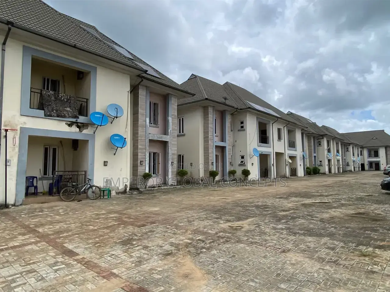20bdrm Block of Flats in Pristine Estate, Obio-Akpor for sale in Obio-Akpor
