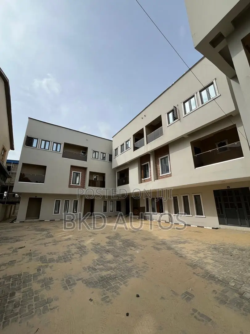 4bdrm Duplex in Gbagada for sale in Gbagada