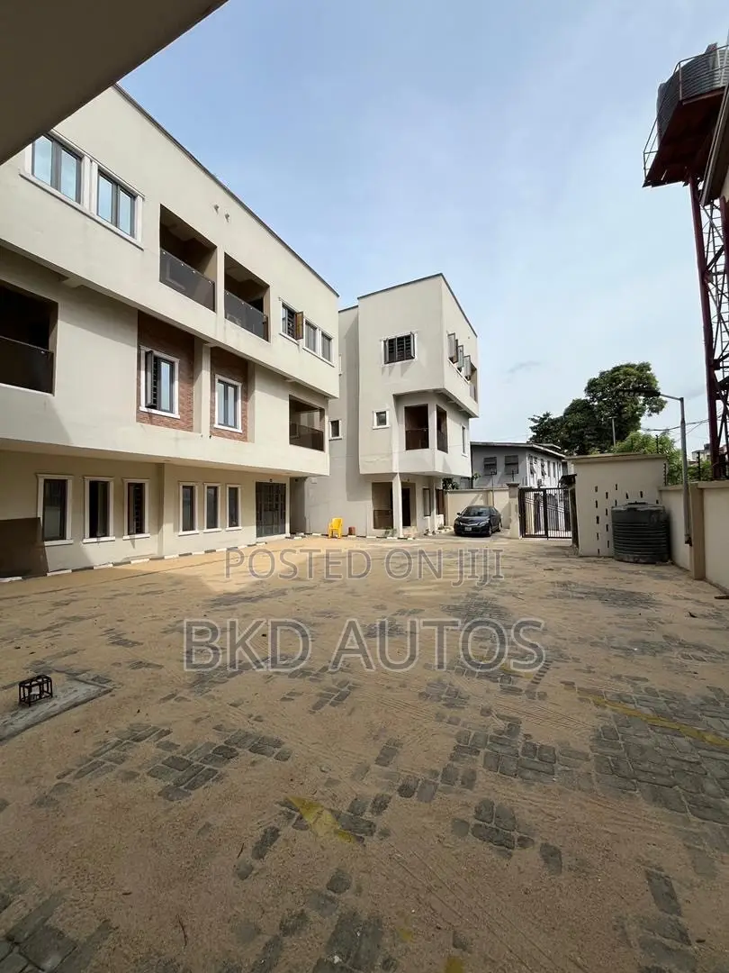 4bdrm Duplex in Gbagada for sale in Gbagada