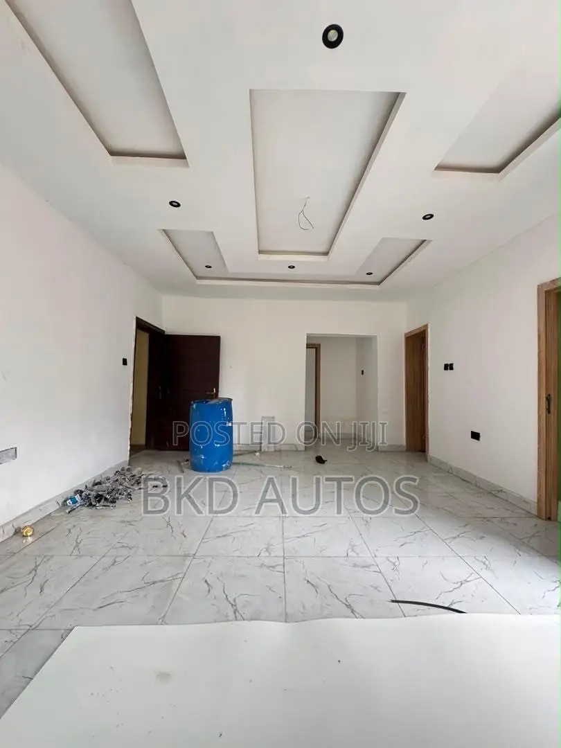 2bdrm Apartment in Yaba for sale in Yaba