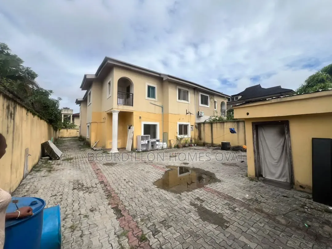 4bdrm Duplex in Lekki Phase 1 for rent in Lekki Phase 1