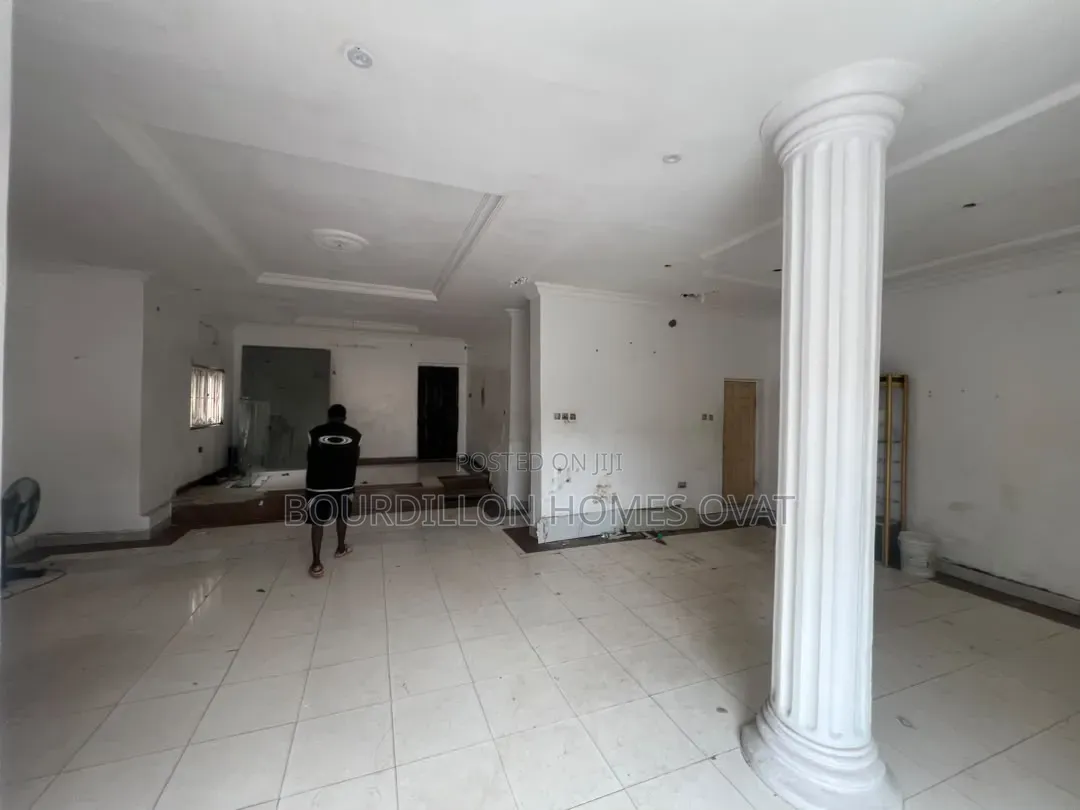 4bdrm Duplex in Lekki Phase 1 for rent in Lekki Phase 1