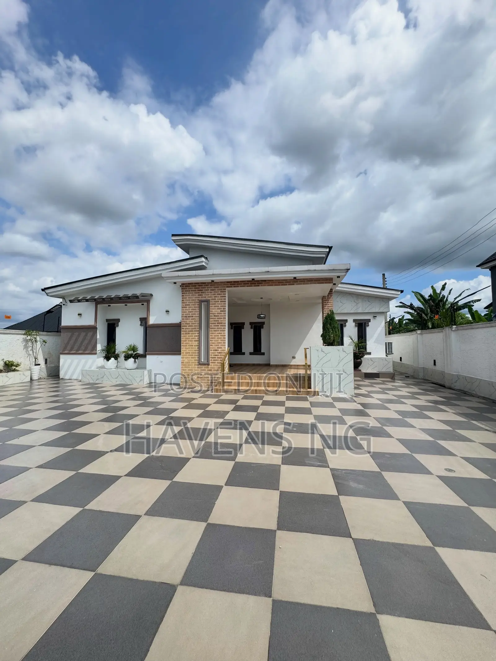 4bdrm Bungalow in Rumuoparali for sale in Rumuoparali